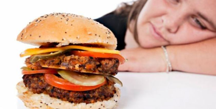 أطعمة تحسن المزاج وتدعم الصحة النفسية.. تناولها باستمرار