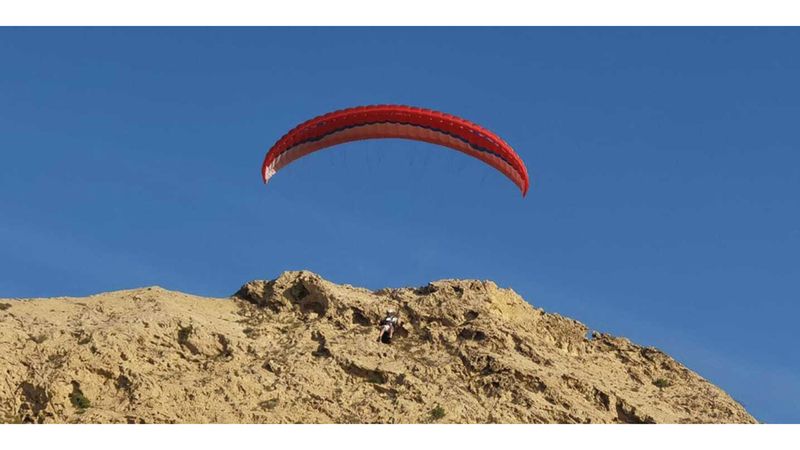 الامارات | 58 متسابقاً من 17 دولة في بطولة الشارقة للطيران الشراعي