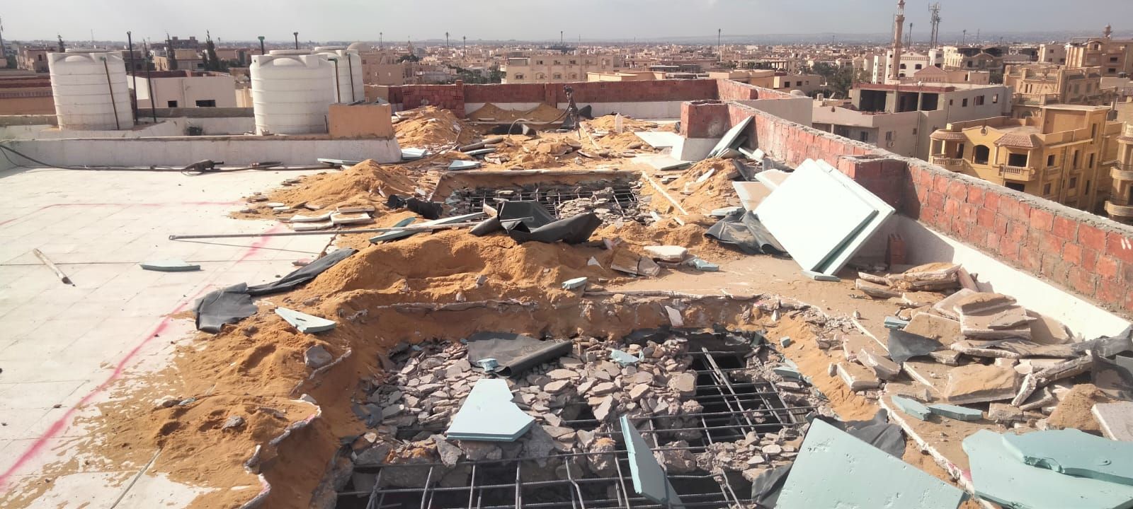 رئيس جهاز مدينة الشروق يقود أكبر حملة لإزالة التعديات.. صور