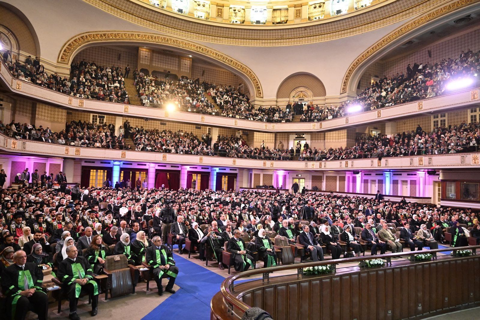 طب قصر العينى تحتفل بتخريج الدفعة 191 بقاعة الاحتفالات بحضور رئيس الجامعة