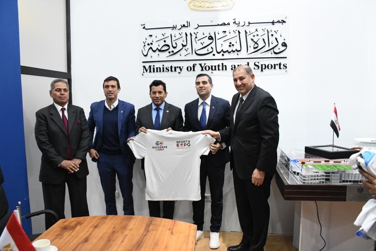 شراكة بين وزارة الرياضة والاتحاد الأرجنتينى فى مجالات تطوير كرة القدم