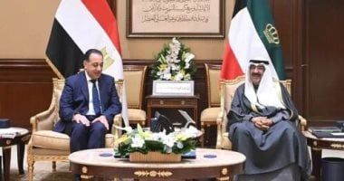 فى العيد الوطنى الـ64.. المصريون يشاركون أشقاءهم فى الكويت أجواء الأعياد الوطنية.. صور