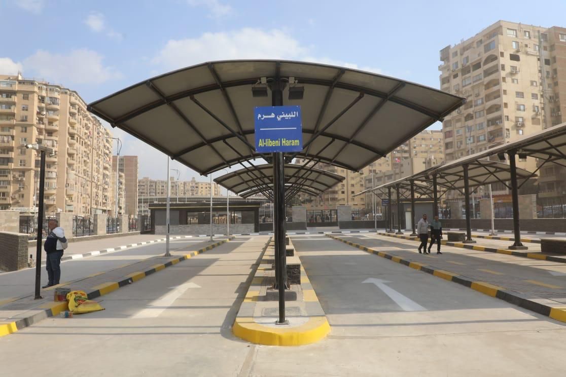 مواقف سرفيس حضارية جديدة ضمن مشروع تطوير ترعة المريوطية فى الجيزة.. صور