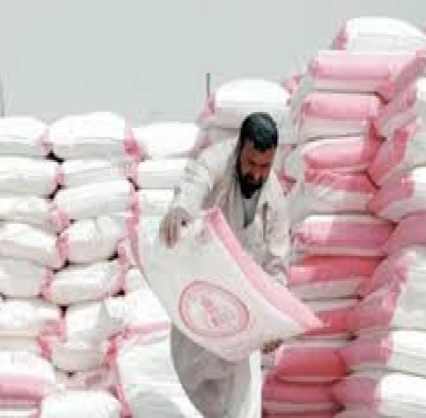 صدمة جديدة للأهالي سعر قياسي لكيس الدقيق عبوة 50 كيلو جرام في عدن