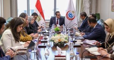 وزير الصحة يناقش استراتيجية نفاذ المستحضرات والمستلزمات الطبية للأسواق العالمية