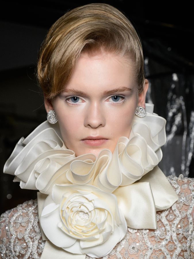 7 صيحات مكياج لافتة أطلقها أسبوع الموضة في لندن لخريف وشتاء 2025-2026