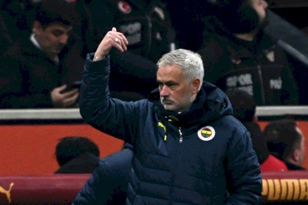 بطولة تركيا: غلطة سراي يتهم مورينيو بالعنصرية بعد انتهاء الديربي بالتعادل