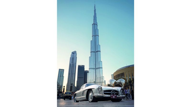 الامارات | «سيارات النخبة» تستعرض جمالها في «دبي مول»