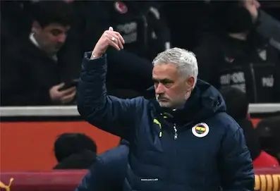 مورينيو يفجر غضب جالطة سراي بسبب "العنصرية