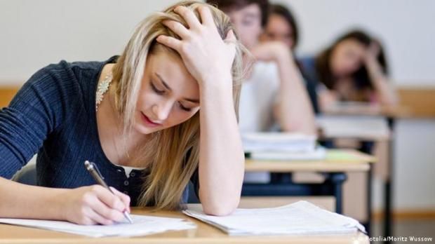 إزاي تساعدي أولادك على النجاح في المدرسة؟.. نصائح لتحسين التحصيل الدراسي