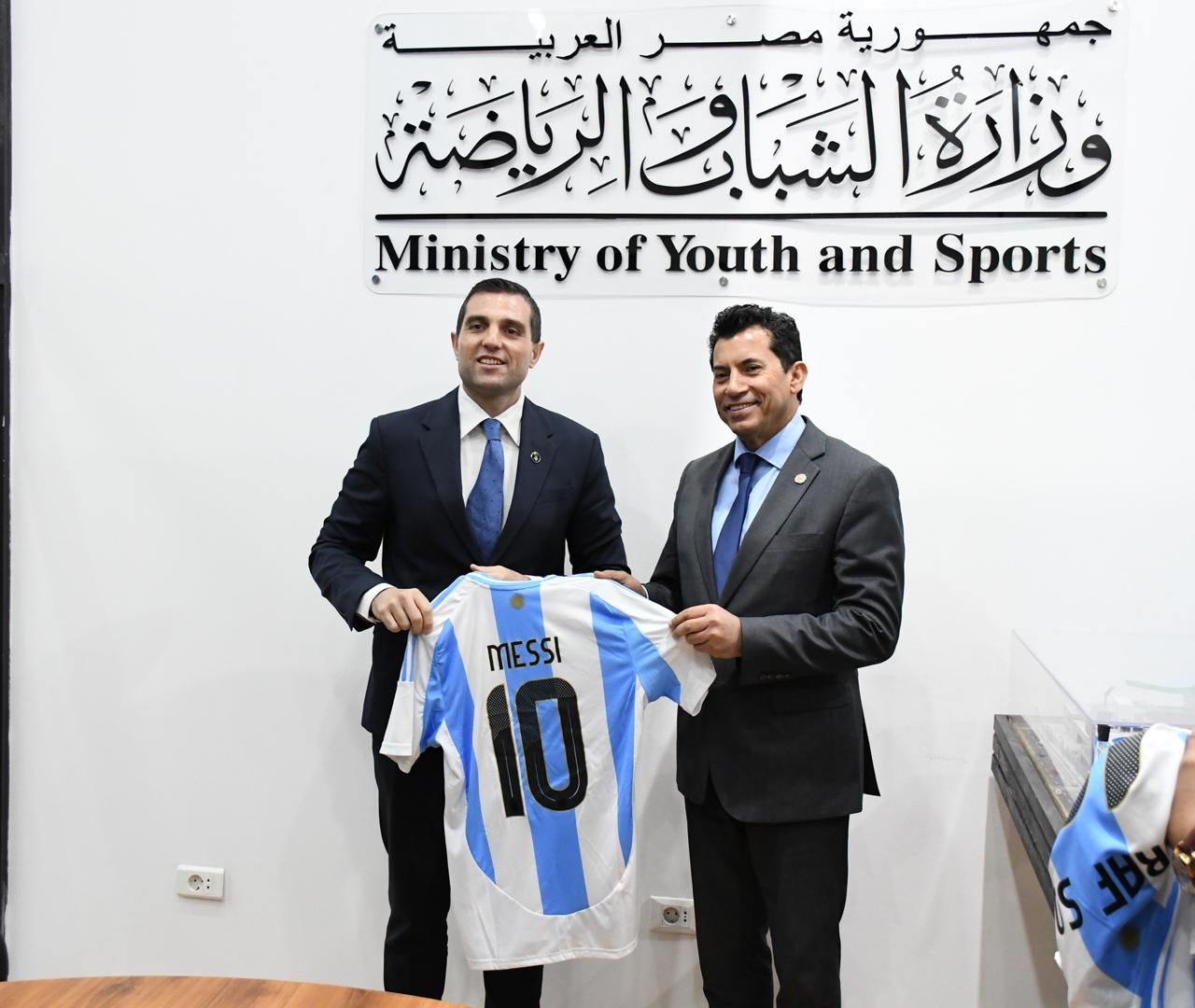 شراكة بين وزارة الرياضة والاتحاد الأرجنتينى فى مجالات تطوير كرة القدم
