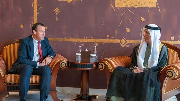 سعود بن صقر يستقبل سفير المملكة المتحدة