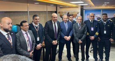 وزير الطيران يفتتح مكتب مبيعات وغرفة عمليات شركة آير كايرو بمطار القاهرة.. فيديو