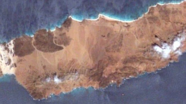 شاهد بالصور...المطار الغامض في خليج عدن أصبح الآن جاهزًا للعمل بالكامل