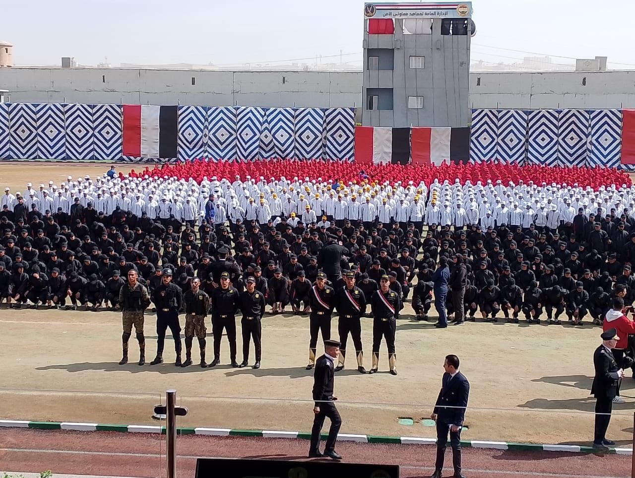 وزارة الداخلية تحتفل بتخريج دفعة جديدة من طلبة معاهد معاونى الأمن.. صور