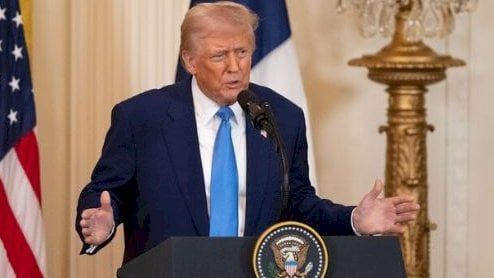 ترامب يسخر من فكرة تمويل إعادة إعمار أوكرانيا: "أنفقنا ما يكفي"