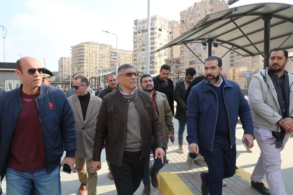 مواقف سرفيس حضارية جديدة ضمن مشروع تطوير ترعة المريوطية فى الجيزة.. صور