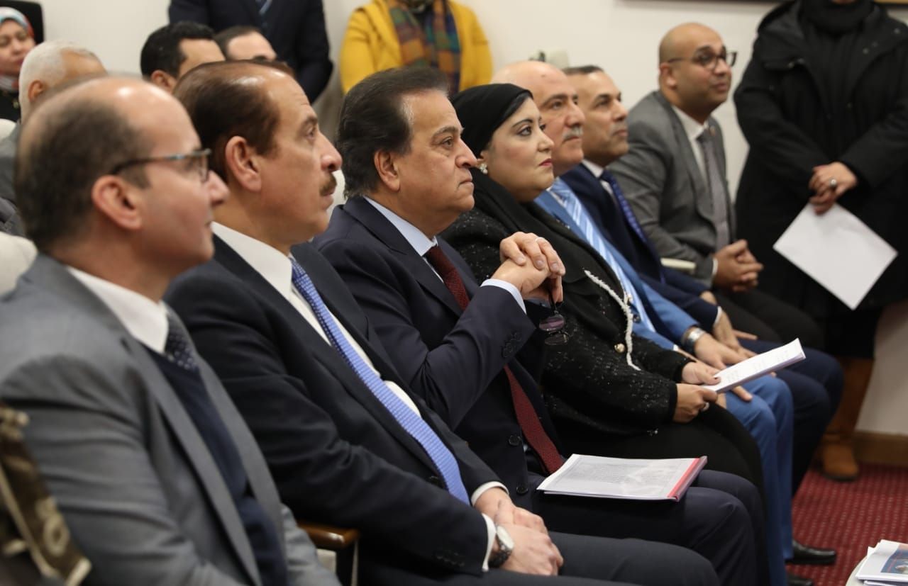 وزير الصحة يكرم مديرى وحدات الرعاية لحصولهم على اعتماد هيئة الرقابة الصحية