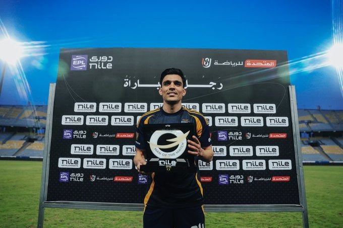 أشرف بن شرقي رجل مباراة الأهلي وحرس الحدود في الدوري