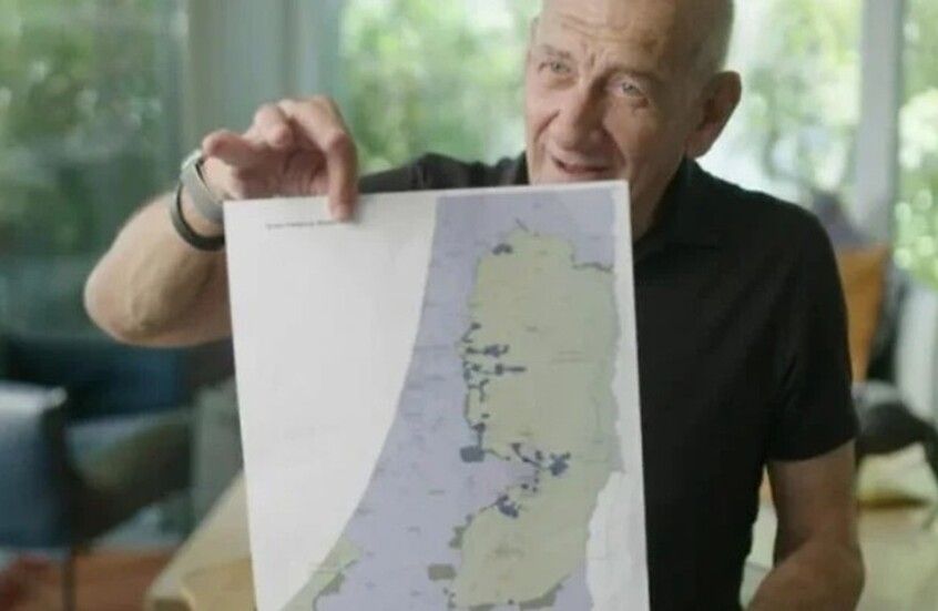 شاهد بالصورة...أولمرت يكشف خريطة الدولة الفلسطينية ضمن عرضه لحل الدولتين