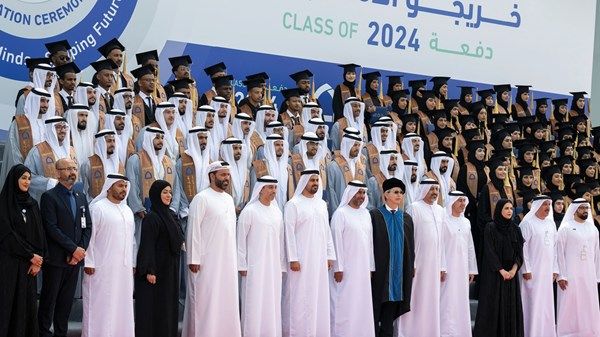 ذياب بن محمد بن زايد يشهد حفل تخريج طلبة «الامتياز» في كليات التقنية العليا
