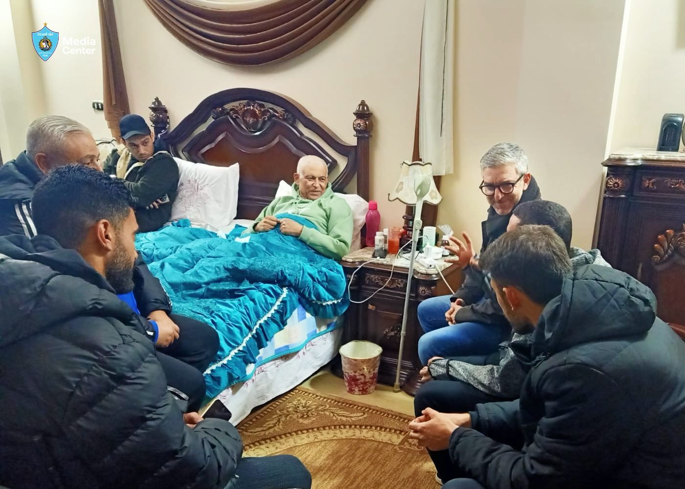 بابافاسيليو والجهاز الفنى لغزل المحلة فى زيارة لـ" صابر عيد ".. صور