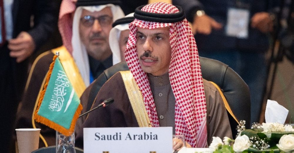 وزير الخارجية ونظيره الإيراني يناقشان المستجدات الإقليمية