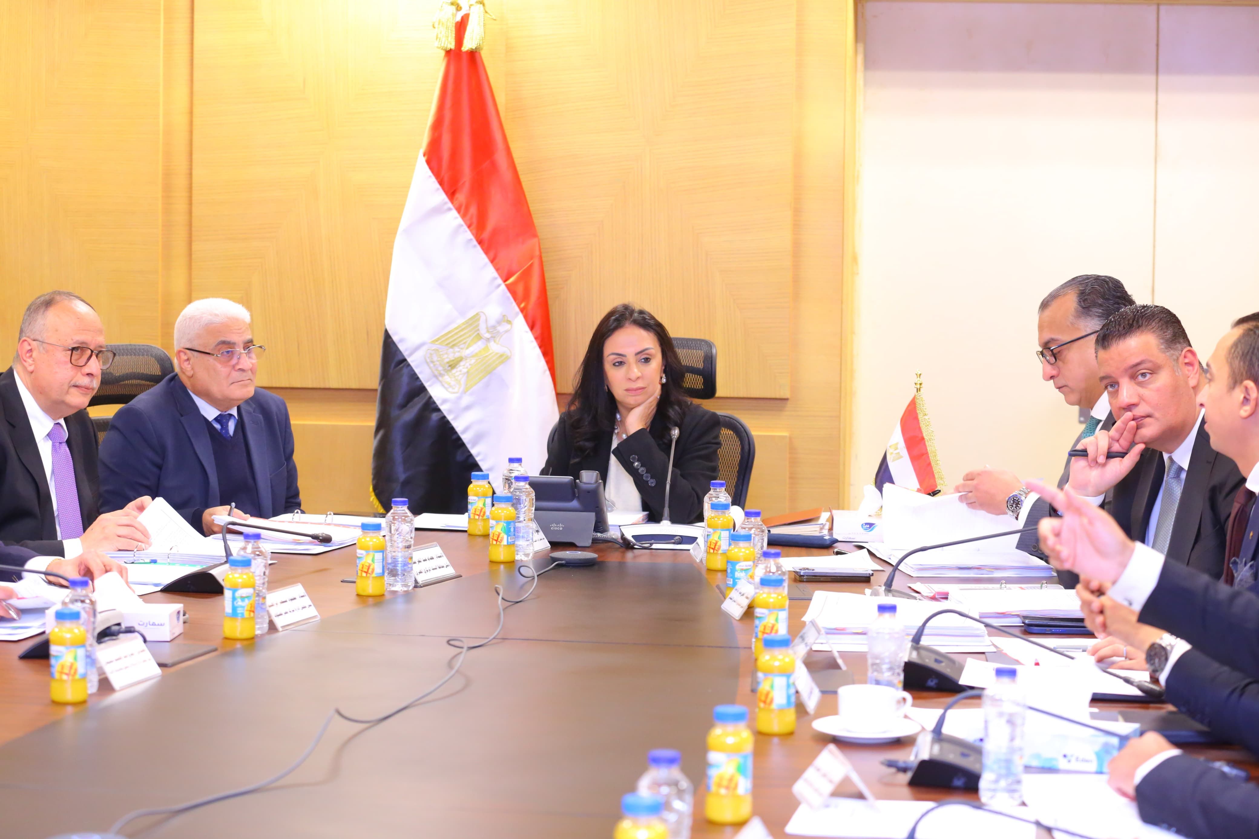 وزيرة التضامن تستعرض استراتيجية تطوير بنك ناصر الاجتماعى