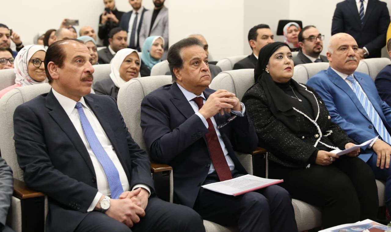 وزير الصحة يكرم مديرى وحدات الرعاية لحصولهم على اعتماد هيئة الرقابة الصحية