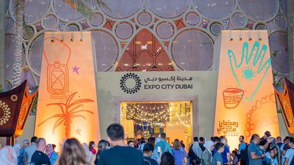 لأول مرة.. موائد إفطار وسحور في ساحة الوصل