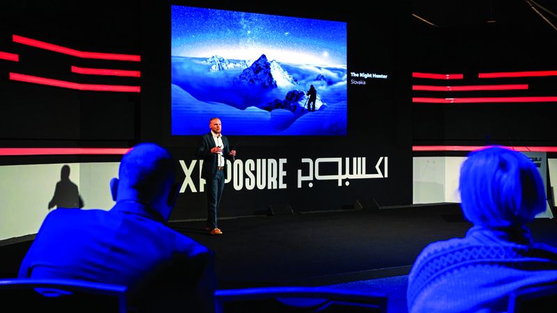 الامارات | بين السماء والأرض.. مصورون عالميون  يجسدون قوة الطبيعة في «إكسبوجر 2025»