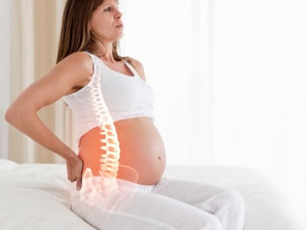آلام الظهر في الحمل.. إزاي تتجنبيها وتحافظي على صحة عمودك الفقري؟