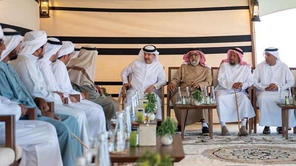 هزاع بن زايد يتفقد ميدان «سيح صبرة» لسباقات الهجن في منطقة العين
