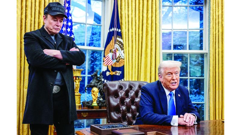 الامارات | ترامب يقبِّل قدمَي ماسك.. فيديو مزيف يثير الجدل والتأديب