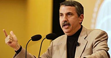 توماس فريدمان: مقترح ترامب بخصوص غزة مجنون والعالم فى انتظار قمة القاهرة