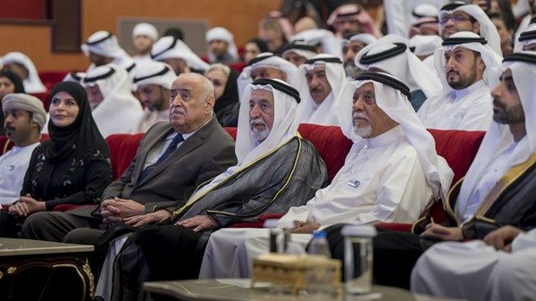 سلطان القاسمي يشهد ختام الدورة الـ 34 من أيام الشارقة المسرحية ويكرم الفائزين