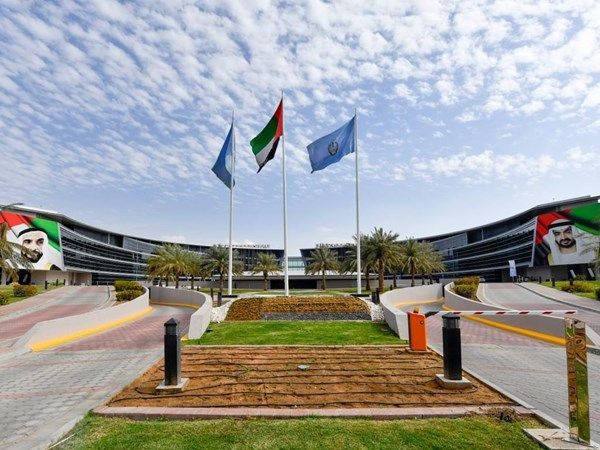 جامعتا الإمارات والسلطان قابوس يمولان 5 مشاريع بحثية مبتكرة