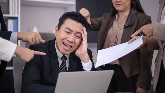 طالع الأبراج: 4 أبراج الأكثر تأثرا بعواطفهم فى العمل.. السرطان أبرزهم