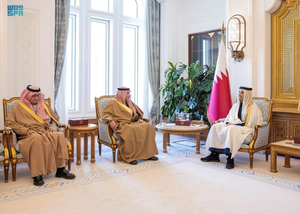 "الخريجي" يبحث دعم علاقات التعاون مع وزير الخارجية القطري