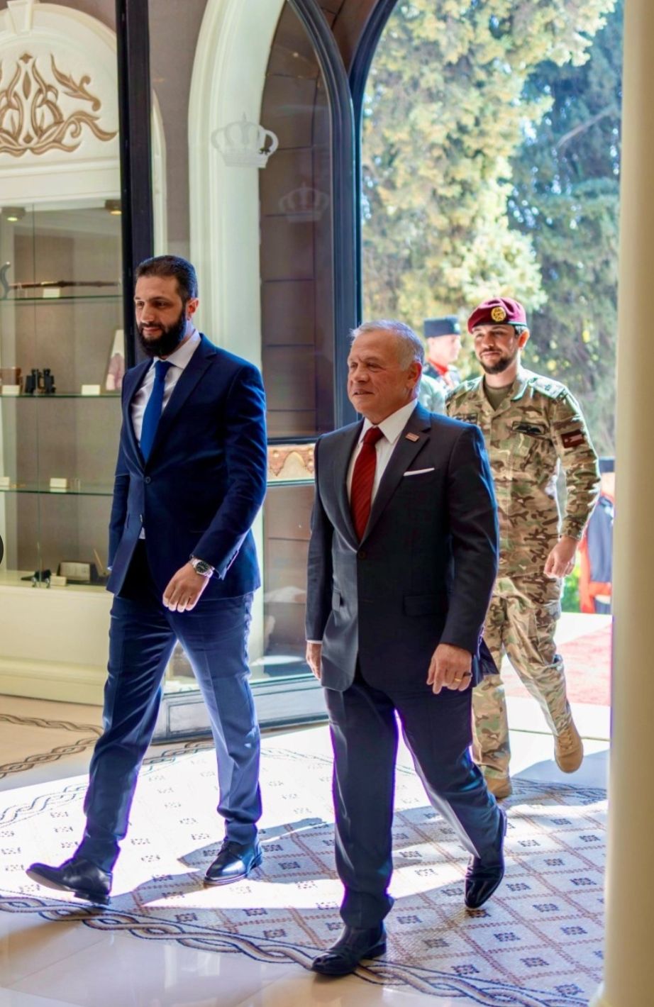 بعد ترامب.. القضاء الاعلى يصدر مذكرة اعتقال بحق الجولاني