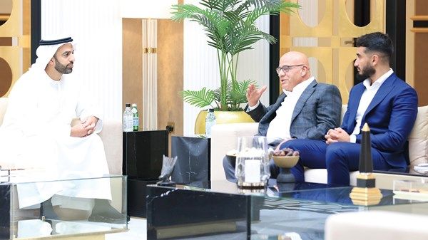 ولي عهد رأس الخيمة يستقبل القنصل الأميركي