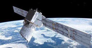 تكنولوجيا: SpaceX تطلق 21 قمرا صناعيا من شبكة "ستارلينك" للإنترنت على صاروخ Falcon 9