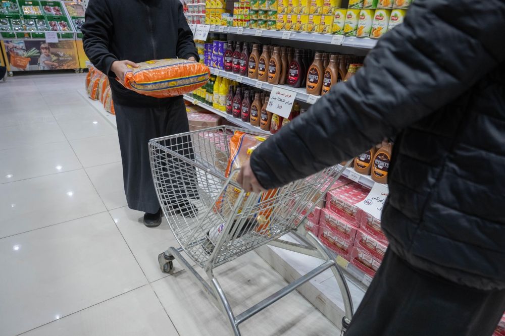 حركة نشطة في أسواق الحدود الشمالية استعدادا لشهر رمضان