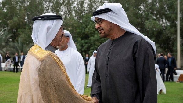 رئيس الدولة يحضر حفل زفاف في دبي