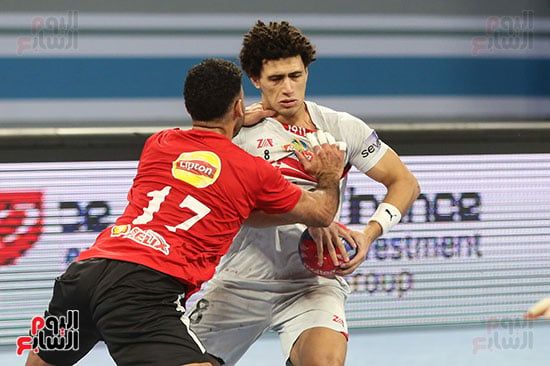 الأهلي يتقدم على الزمالك 14-13 بالشوط الأول في قمة محترفي اليد