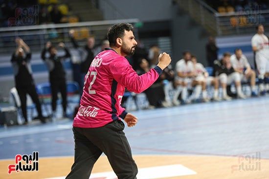 الأهلي يتقدم على الزمالك 14-13 بالشوط الأول في قمة محترفي اليد