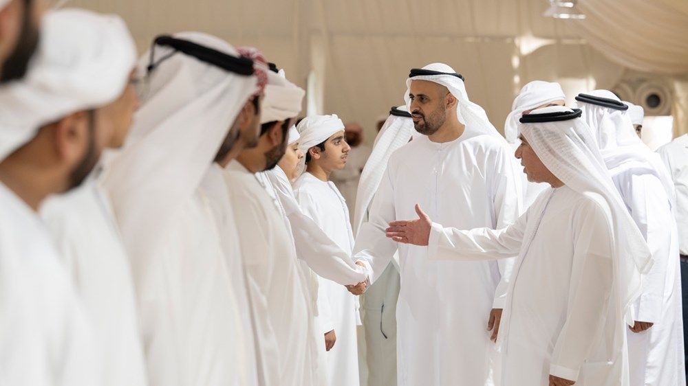 ذياب بن محمد بن زايد يقدِّم واجب العزاء في وفاة والدة الشهيد ناصر علي البلوشي