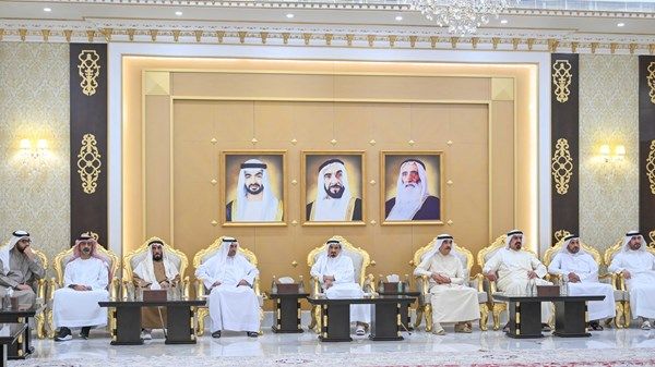 حميد بن راشد يتقبل تعازي حاكمي الفجيرة وأم القيوين والشيوخ في وفاة الشيخ سعيد بن راشد النعيمي