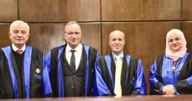 وزير التعليم السابق يناقش رسالة دكتوراه حول تطوير التعليم التفاعلي