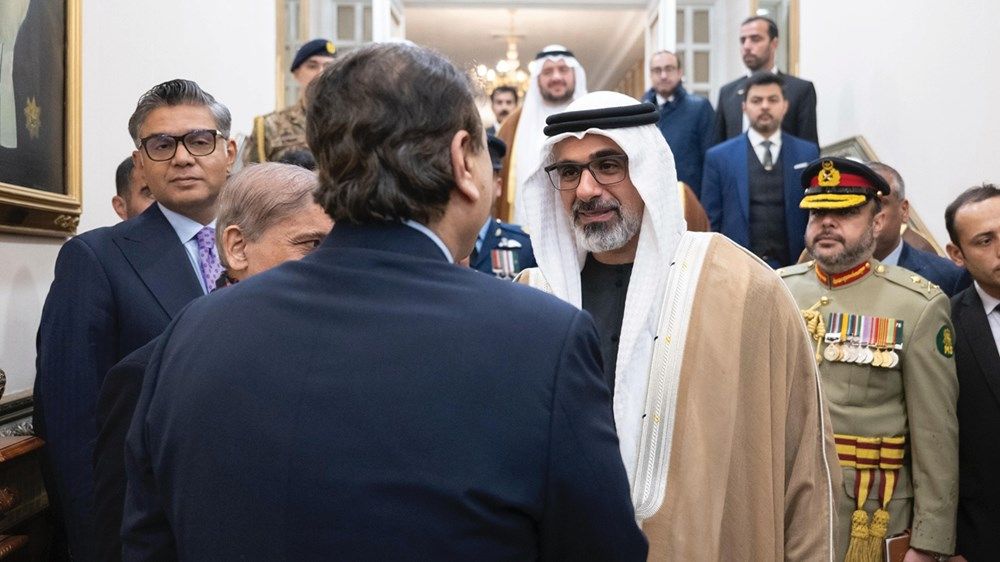 ولي عهد أبوظبي ورئيس وزراء باكستان يبحثان سُبل تعزيز العلاقات الثنائية ويشهدان توقيع اتفاقيات تعاون بين البلدين